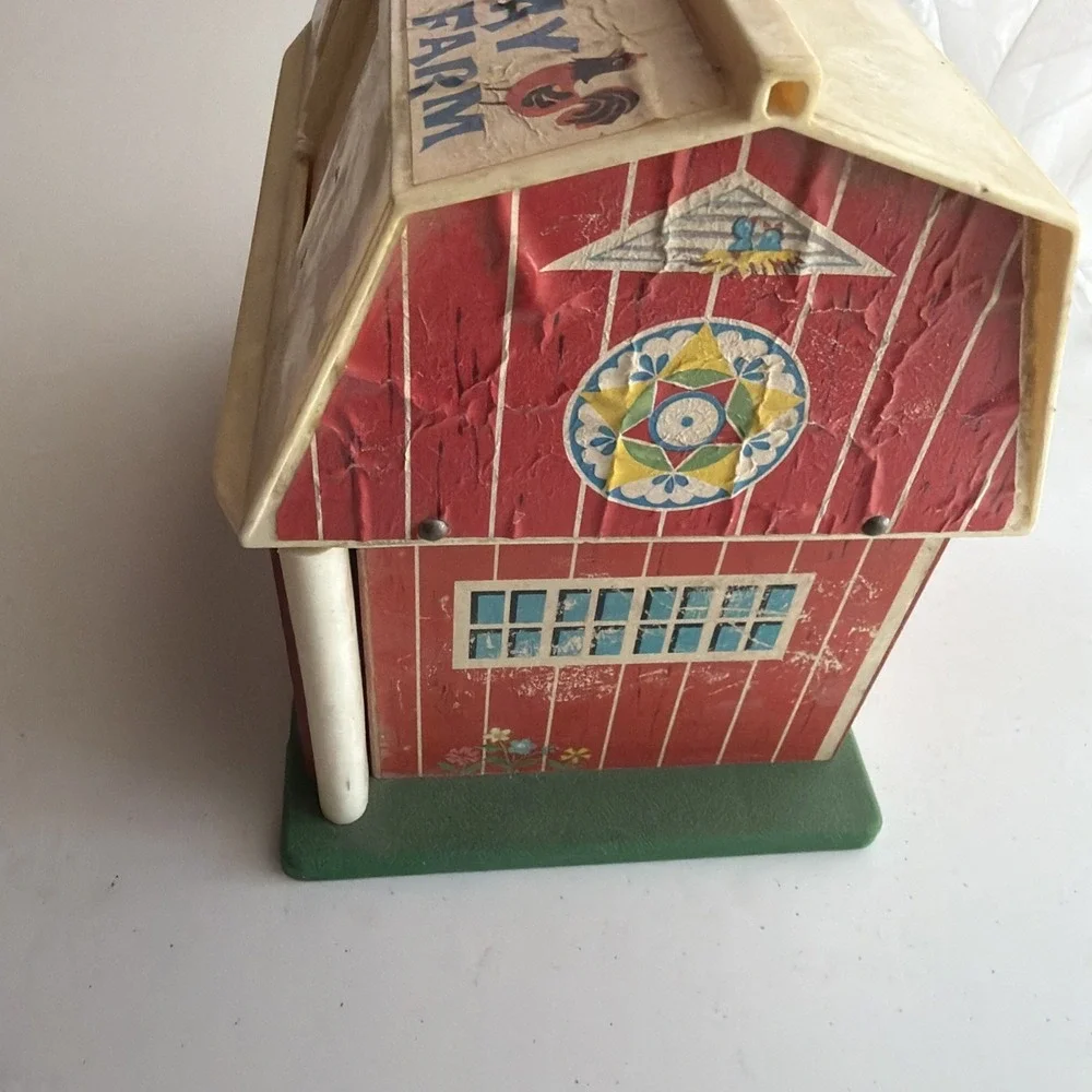 Vintage 1977 Fisher Price Play Family Farm #915 12 Little People!